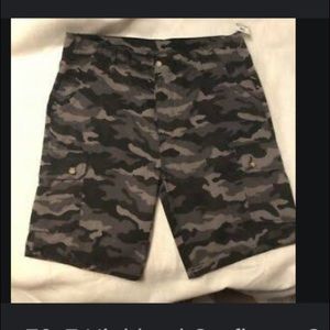 Mens Black Camo Cargo Shorts.